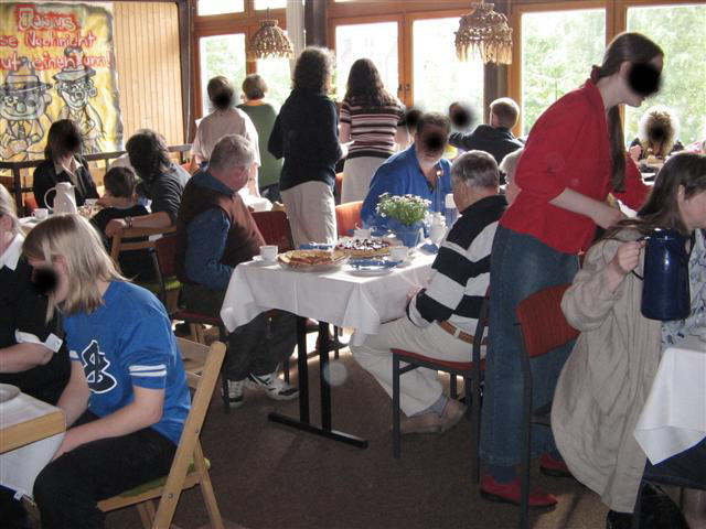 Kaffee und Kuchen nach der Taufe 